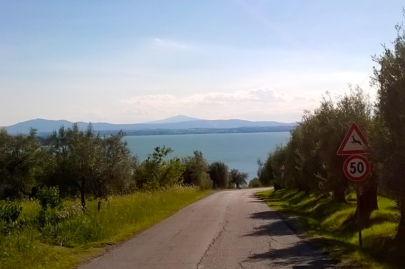 Paesaggi mozzafiato - Vacanze in moto al lago Trasimeno