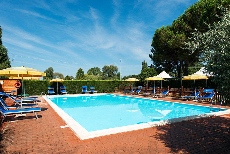 La Piscina di Hotel Torricella - Hotel sul Lago Trasimeno con piscina
